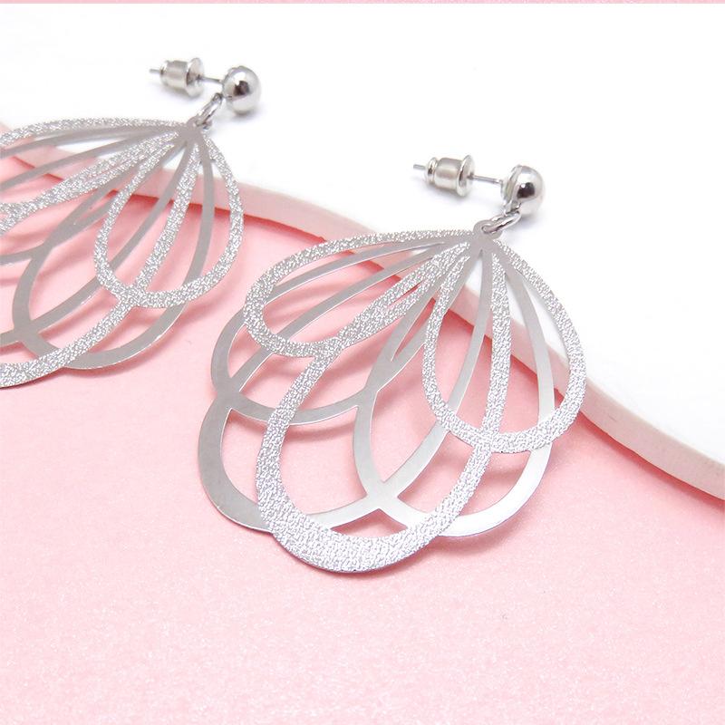 Fashionable Retro Long Hollow Leaves Atmospheric and Versatile High-end Earrings