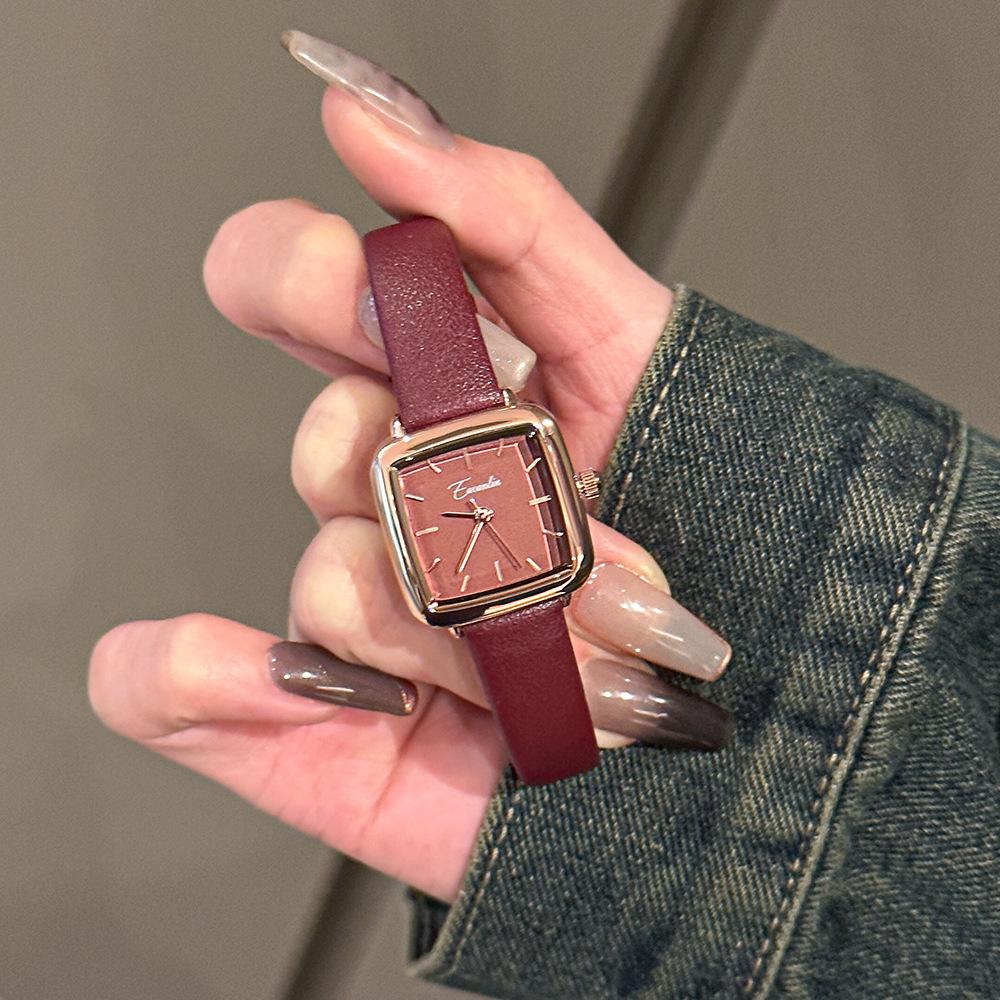 New Classic Ladies Small Square Watch Light Luxury Simple Belt Watch Daily Commuting Temperament Quartz Watch for Women