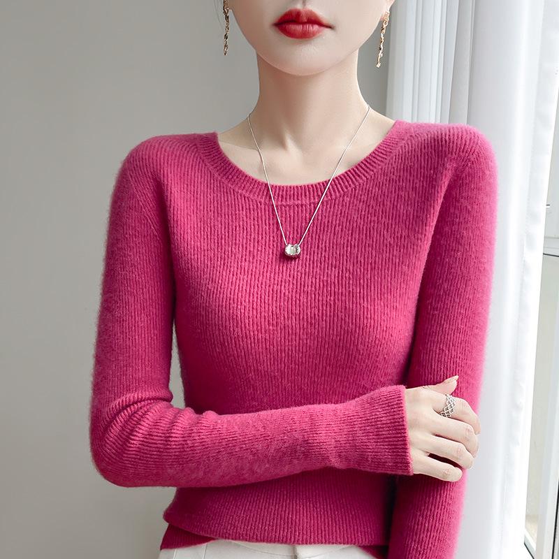Maglione da Donna a Collo Tondo Basso in Maglia Slim per Autunno e Inverno