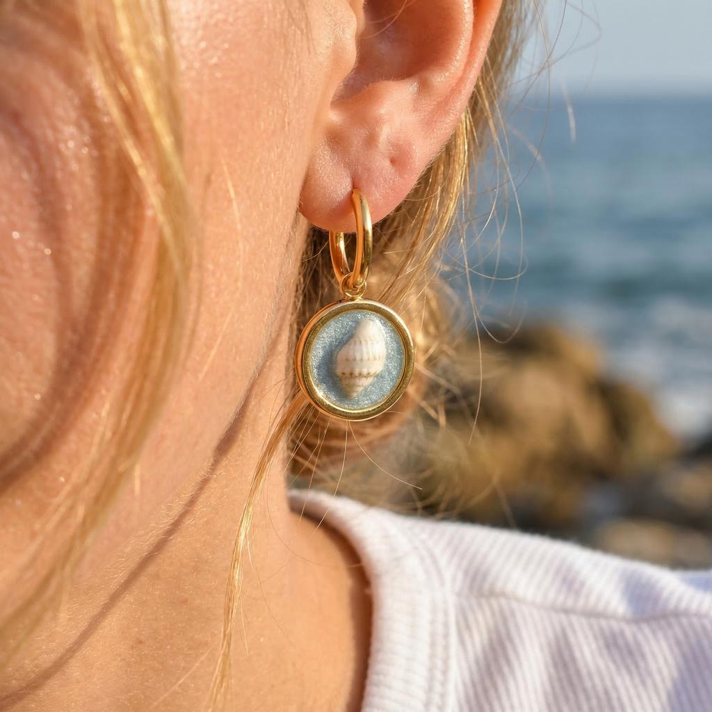 Vnox New Trendy Pink Resin Conch Earrings for Women Stainless Steel French Conch Earrings Summer Holiday Ocean Style Ear Jewelry