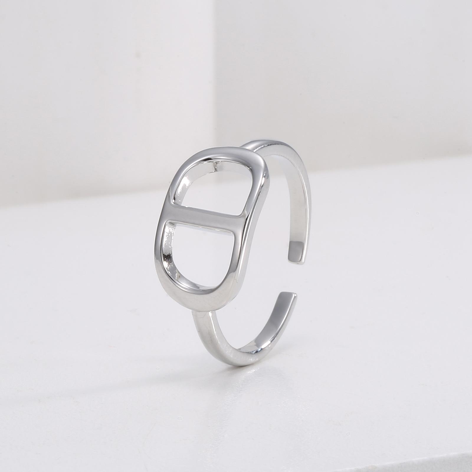 

Hollow pig s nose ring Women s niche high-end light luxury small fresh and fashionable commuting versatile simple Hollow open ring