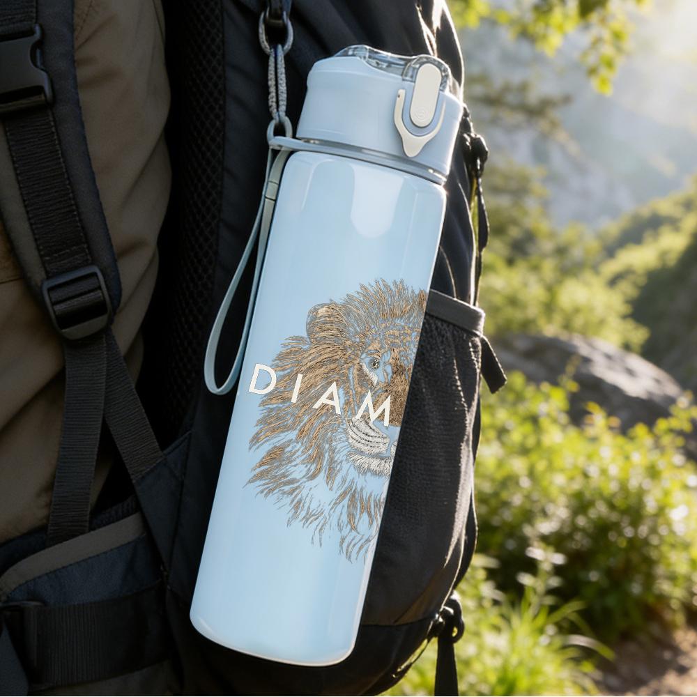 1PC Lion head golden monochrome print 750ml colorful plastic sports water bottle leakproof pop up lid with straw for outdoor work home use