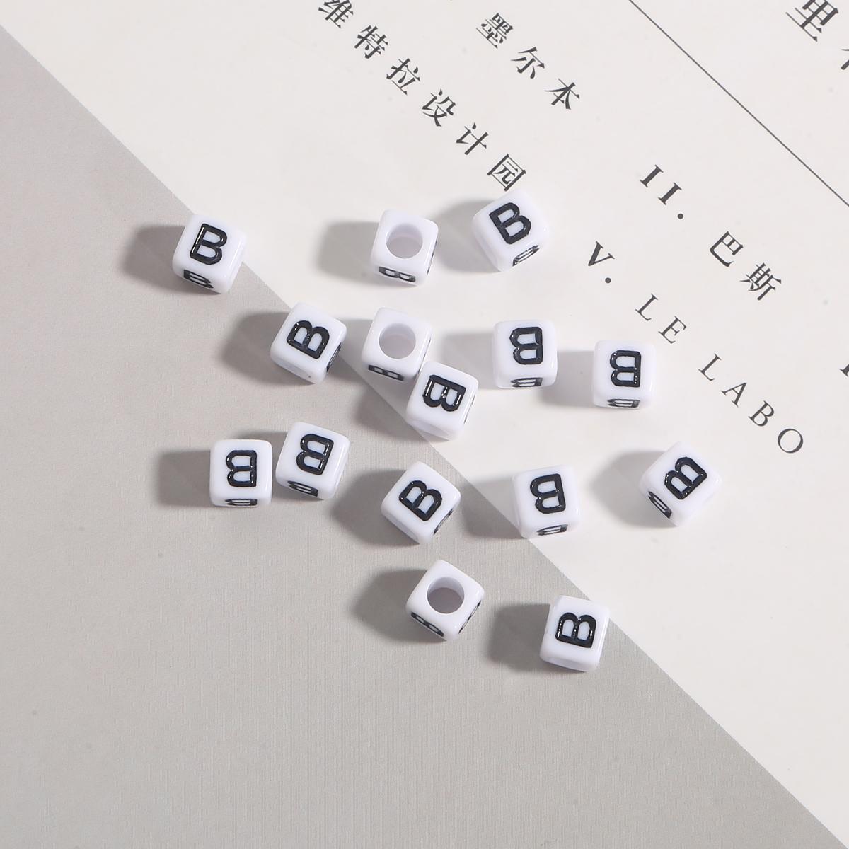 

100 шт., кубические акриловые бусины с буквами, белые бусины с алфавитом, 6 мм, граненые бусины для изготовления ювелирных изделий B