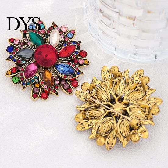 Alloy Clothing Pin Retro Rhinestone Flower Brooch for Women, Vintage Floral Lapel Oxidation Resistant Pin, Jewelry Accessory Wedding Party Prom Women
