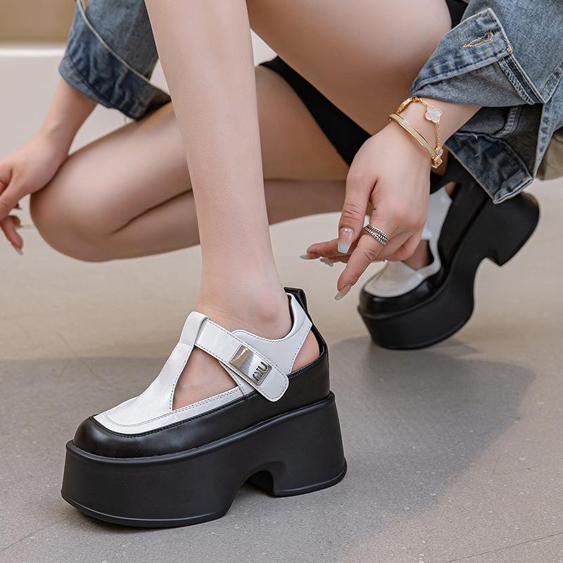Baotou Hole Shoes Sandals Women's 2025 Summer New Thick-soled Muffin Women's Shoes Breathable Fashion Inner Height Increase Side Space