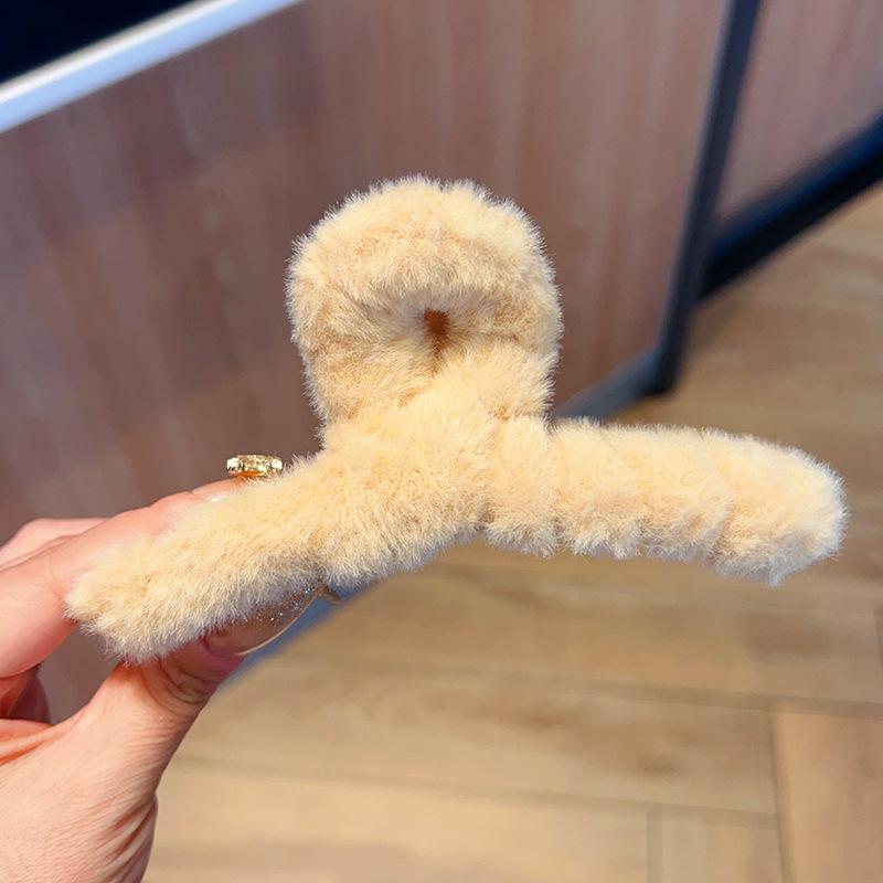 Autumn/Winter Furry Korean Plush Shark Hair Clip - Cute Updo Claw, Cross Clip, One-Word Design