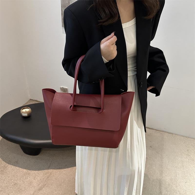 New trendy large-capacity niche handbag women's bag autumn big bag retro commuter tote bag