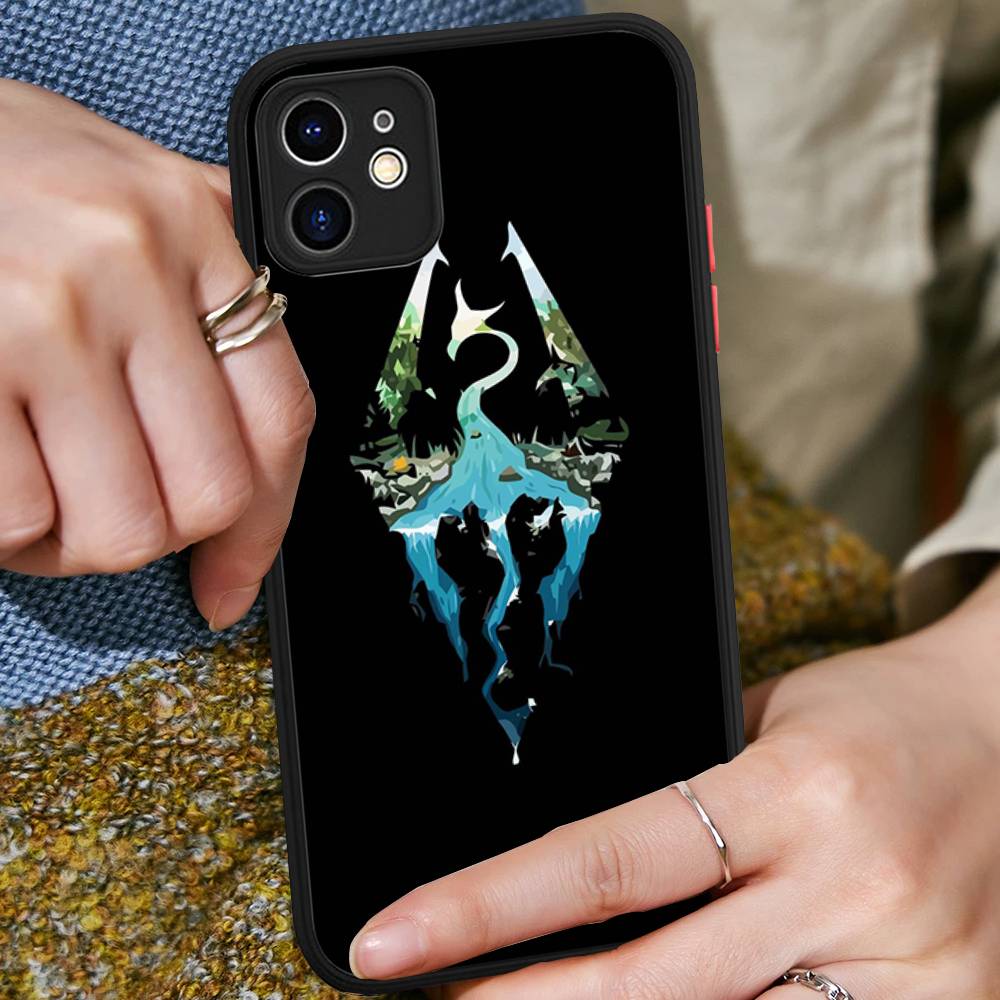 

1pc Classic The E-Elder S-Scrolls Phone Case For IPhone 16e 15 14 13 12 11 Pro Max Plus X XS MAX Candy Color Matte Cover For iphone 16pro max