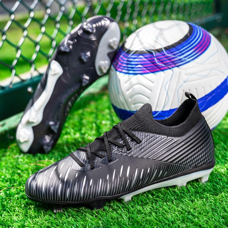 New large-size football shoes, low-top men's spikes, adult student competition training shoes