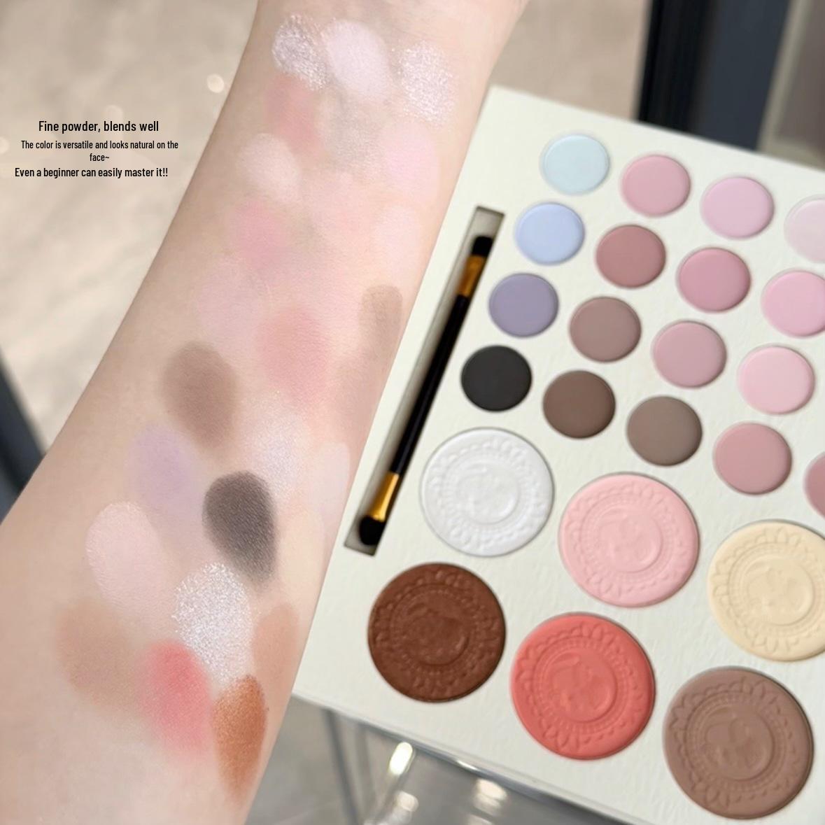 

Перламутровые мерцающие тени для век: Высокопигментированный корейский макияж с кистью 38g