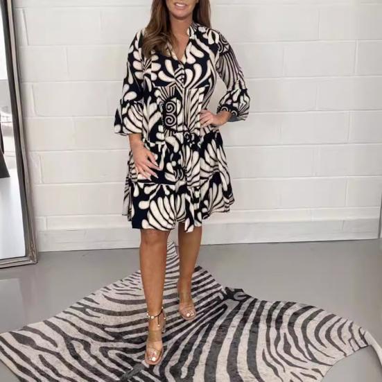 Herbst-/Sommerkleid, V-Ausschnitt, A-Linie, lockerer, farblich passender Druck, Dreiviertelärmel, halblang, einreihig, knielang, hohe Taille, Midikleid