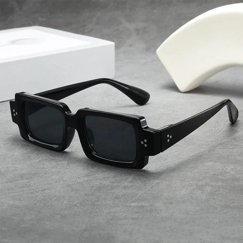 

Ins Popular Fashion Square Rivets Men Sunglasses Vintage Punk Gradient Women Trending Yellow Lens Sun Glasses Shades