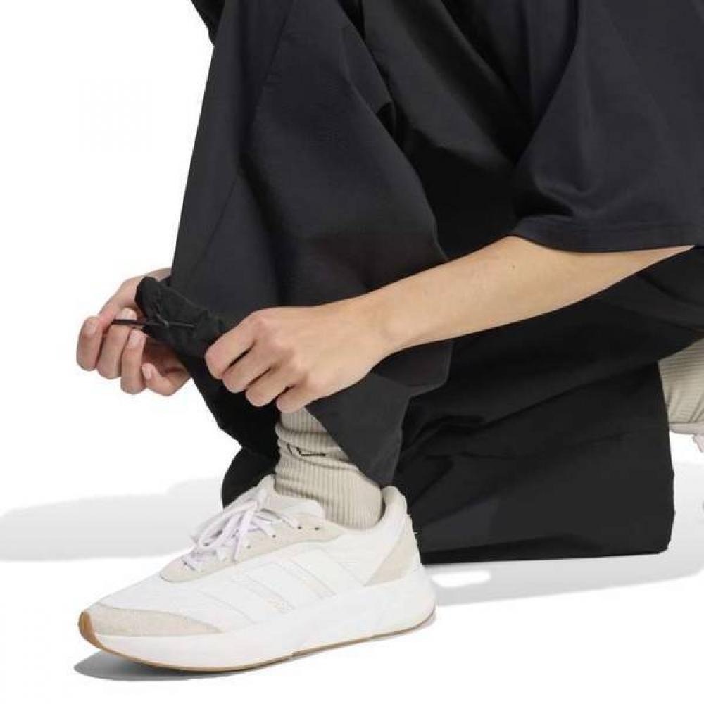 AdidaS Women S City Tech Cargo pantS Jm8442