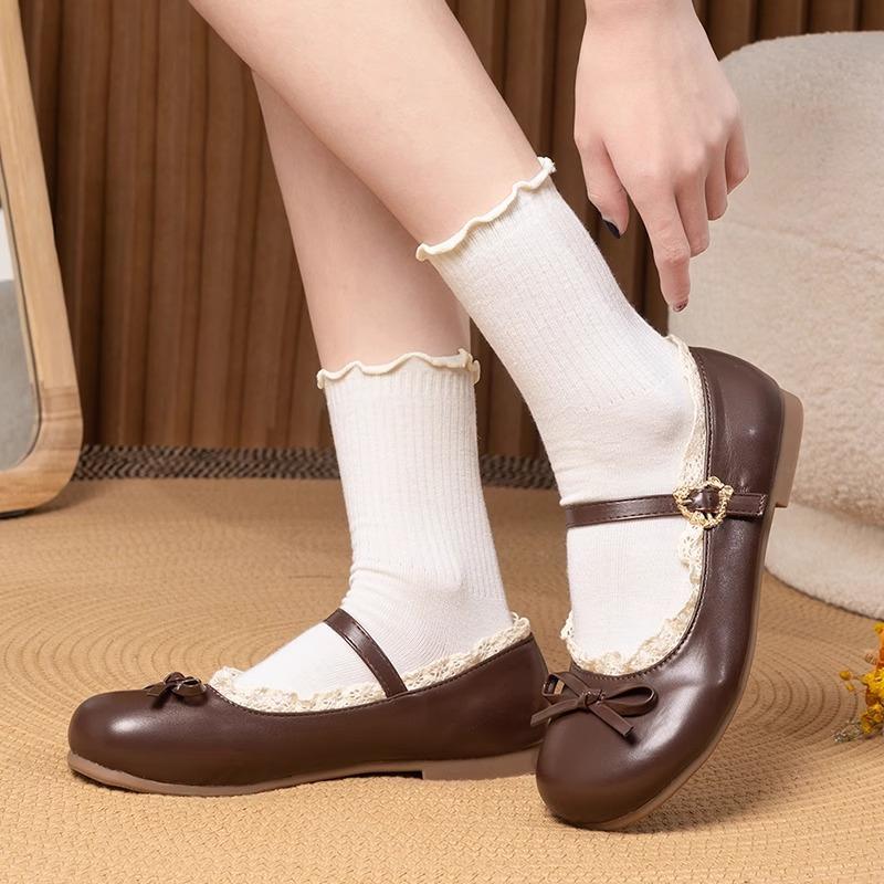Girl's Heart Flower One-word Buckle Mary Jane Shoes Spring 2025 New Daily Casual Versatile Skirt Small Leather Shoes