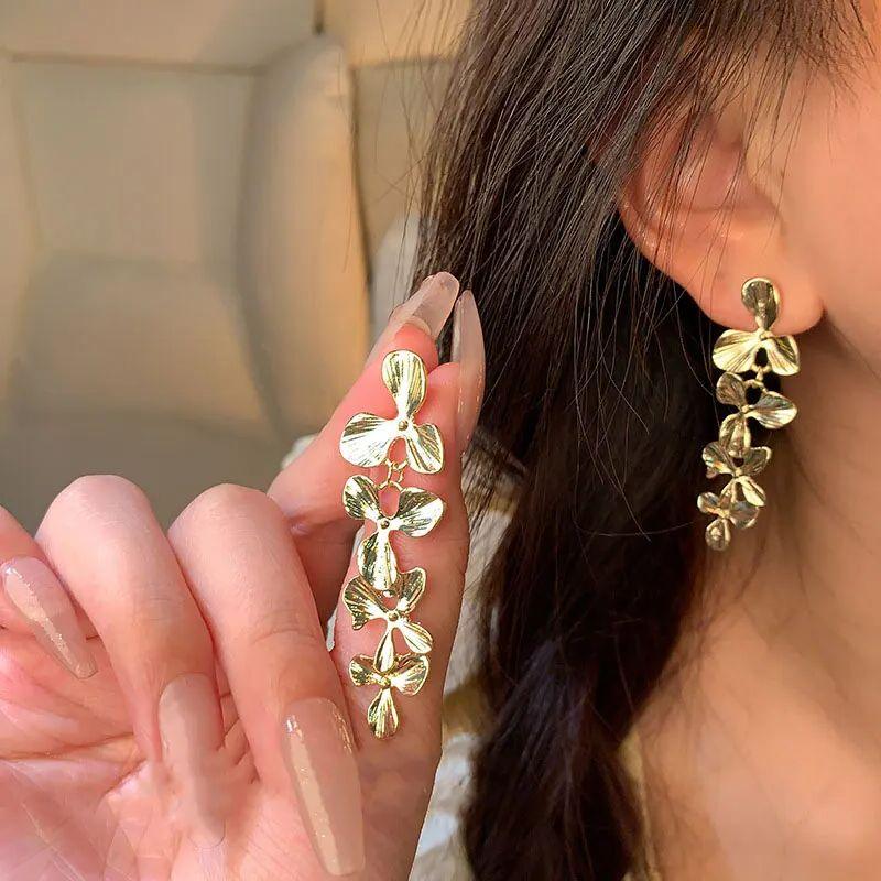 Vintage Gold Color Three Metal Flowers Drop Earrings For Women Fashion Long Dangle Earring Jewelry Gifts Party Accessories