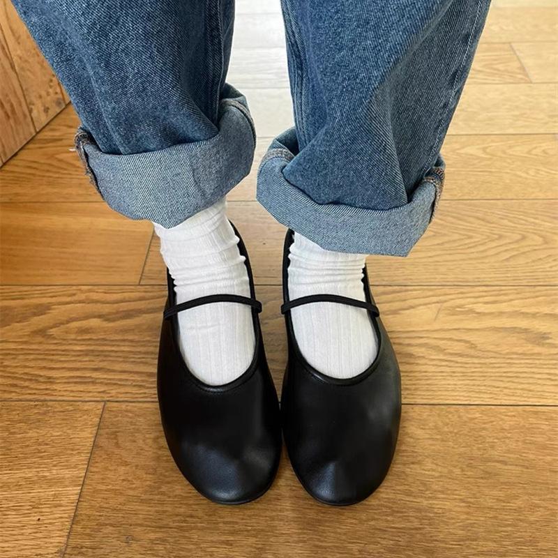 

Версия из овчины~ Летом 2025 года новая кожаная обувь с мягким верхом на низком каблуке, женские повседневные лоферы на плоской подошве 40 красный