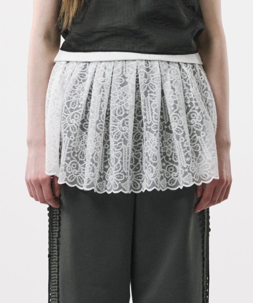 Podeowedeo Embroidered Pleated Skirt (Ivory)