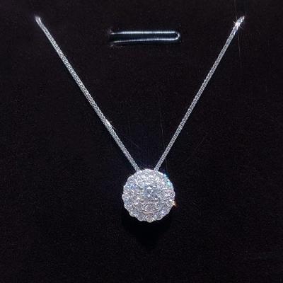 Nuovo stile senza tempo Collana con zirconi cubici da donna Colore argento Ciondolo rotondo di alta qualità Gioielli da sposa versatili
