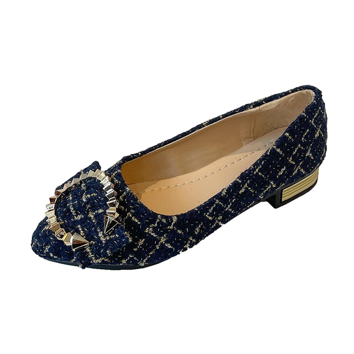 Sweet Classic Women Flats Summer Casual Slip on Pointed Toe Leisure Shoes for Women Metal decoration Casual Shoes Plus Size 35