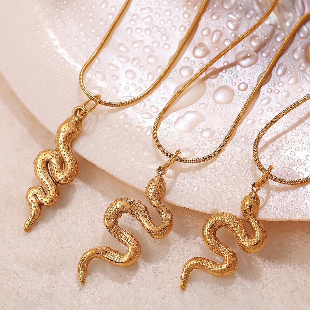 Hot Sale Round Pendant Stainless Steel Plated 18K Gold Snake Crystal Design Necklace Bracelet Accessories