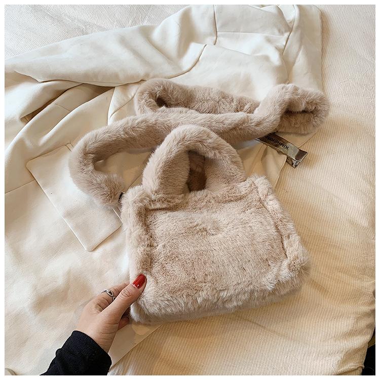 

Fashion texture plush small square bag women 2025 new simple messenger shoulder bag high value handbag women хаки