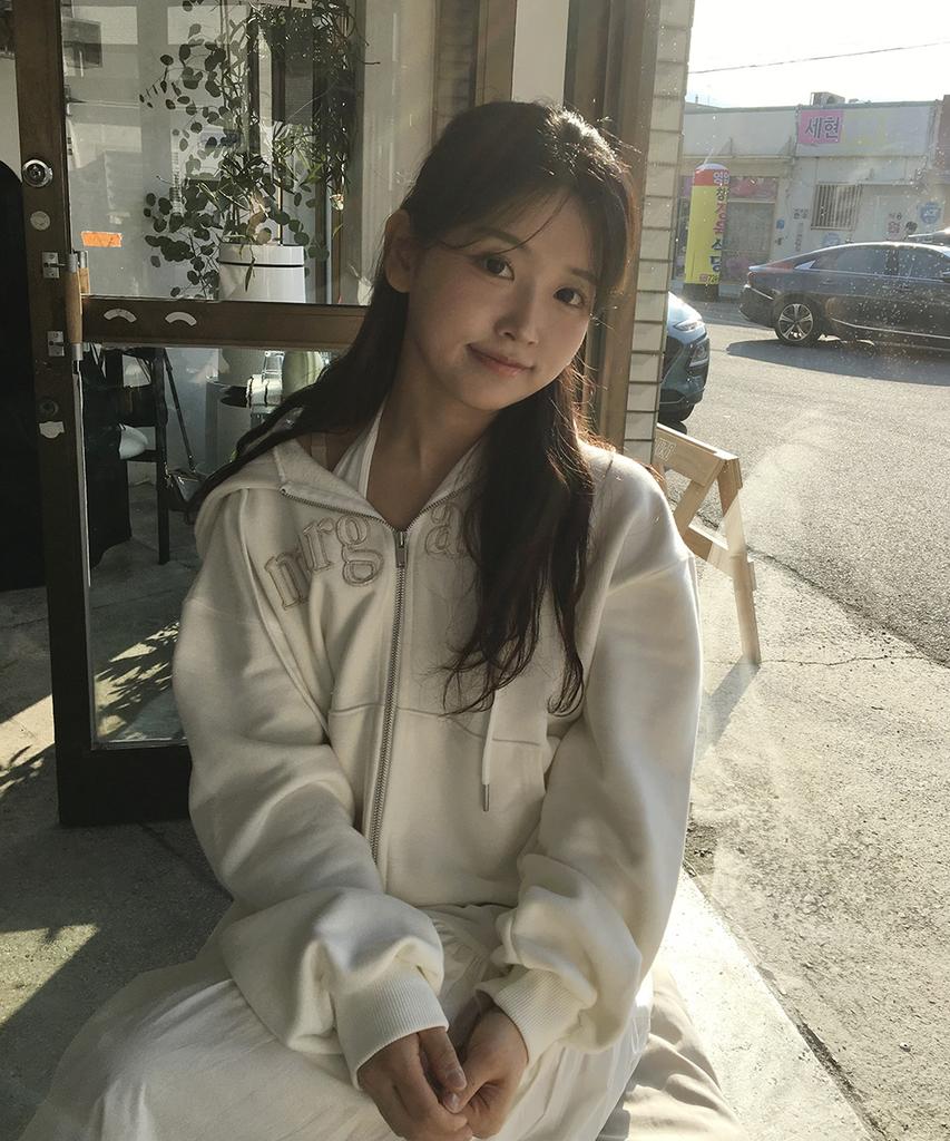 Stmg Margarine Applique Loose Two-Way Zipper Hoodie Ivory