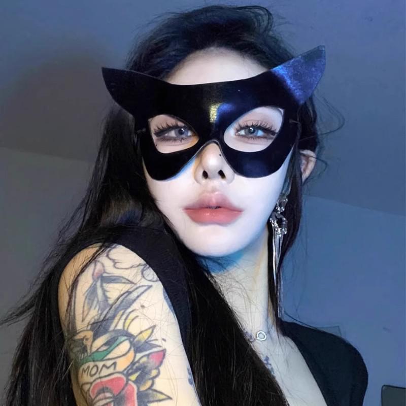 Black Catwoman Eye Mask for Women - Halloween Cosplay Masquerade Costume