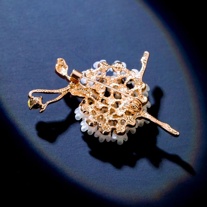 Broșă coreeană elegantă pentru fată de balet Broșă de modă din rășină cu flori din aliaj Accesorii cu diamante