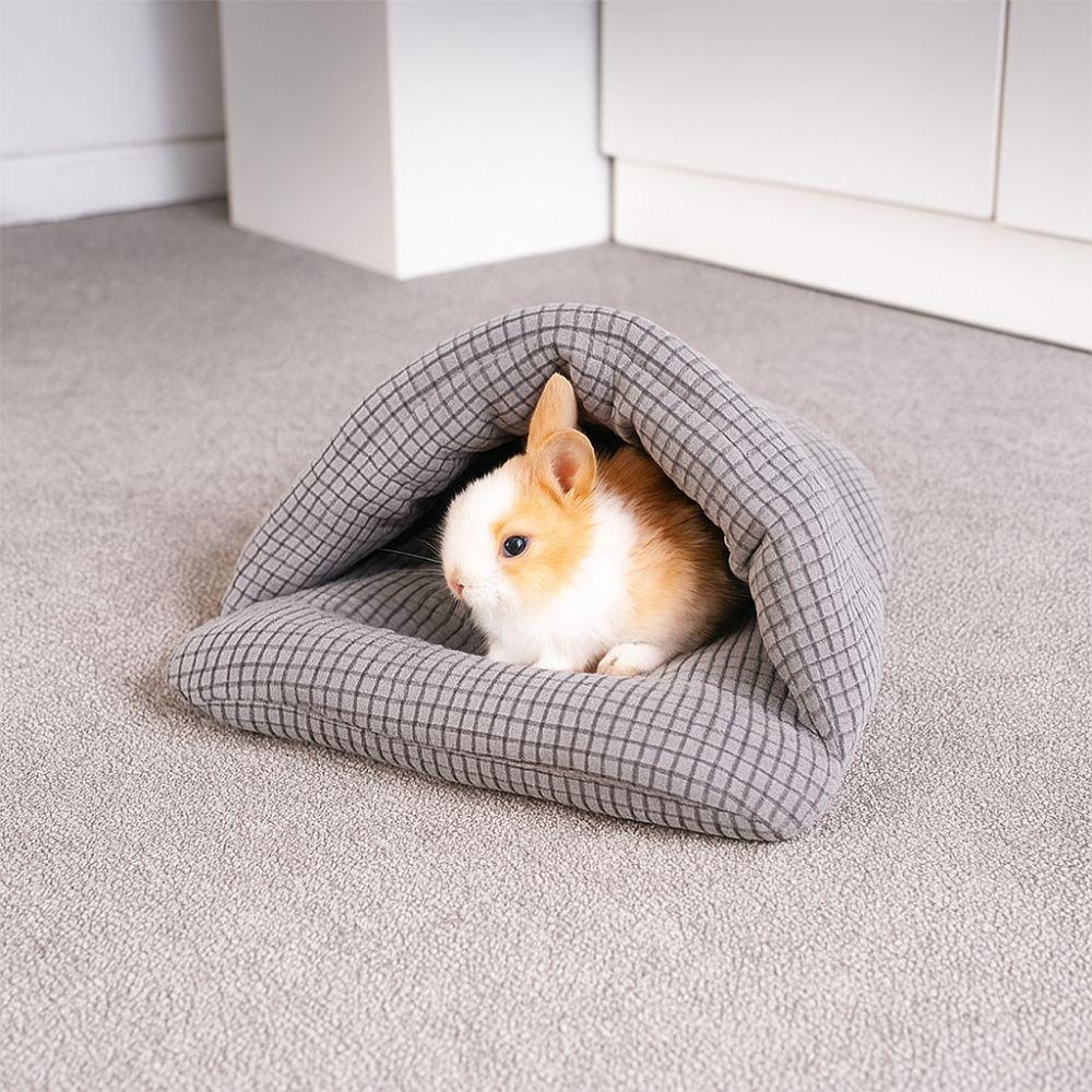 Semi-Enclosed Cat Sleeping Bag Warm Slipper Shape Guinea Pig Shelter Soft Large Capacity Hamster Cotton Nest Pet Shop