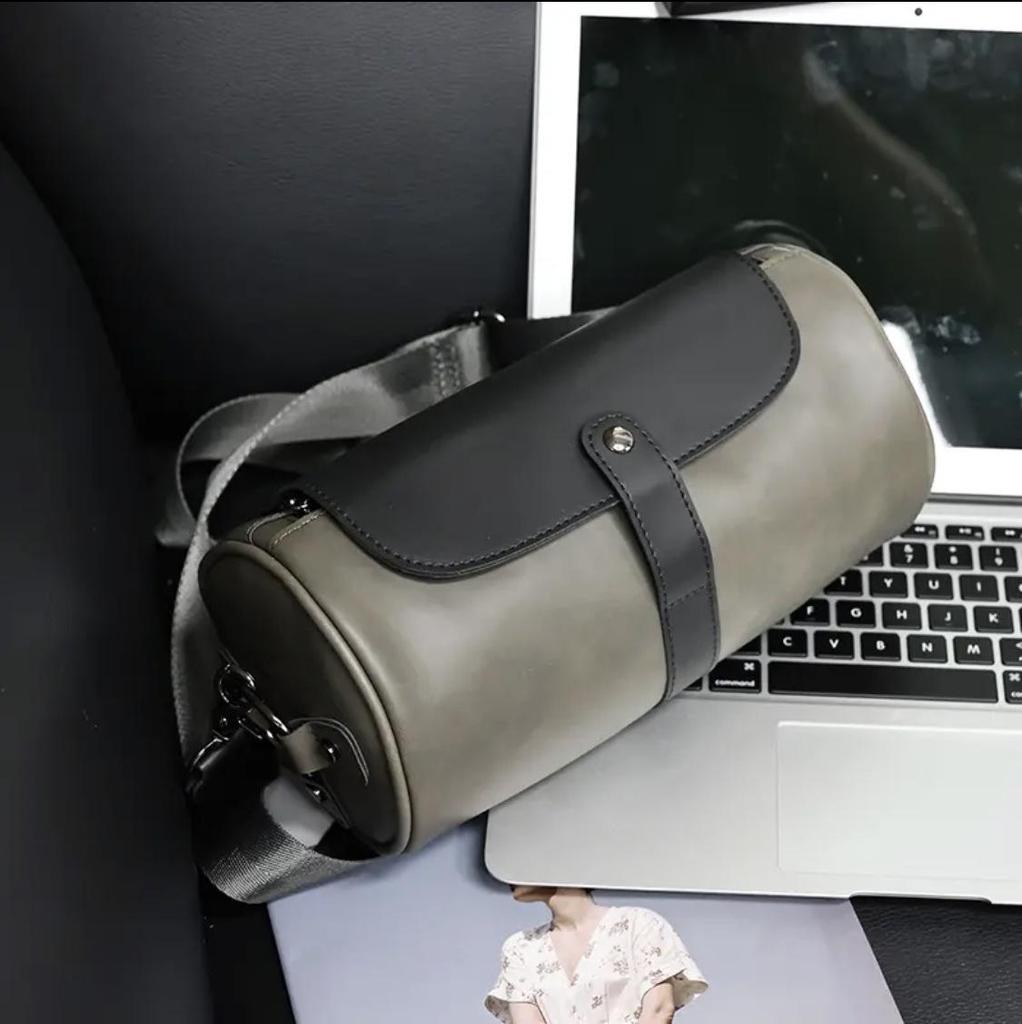 Korean Retro Crazy Horse Leather Men's Shoulder Messenger Bag - Trendy Cylindrical Design