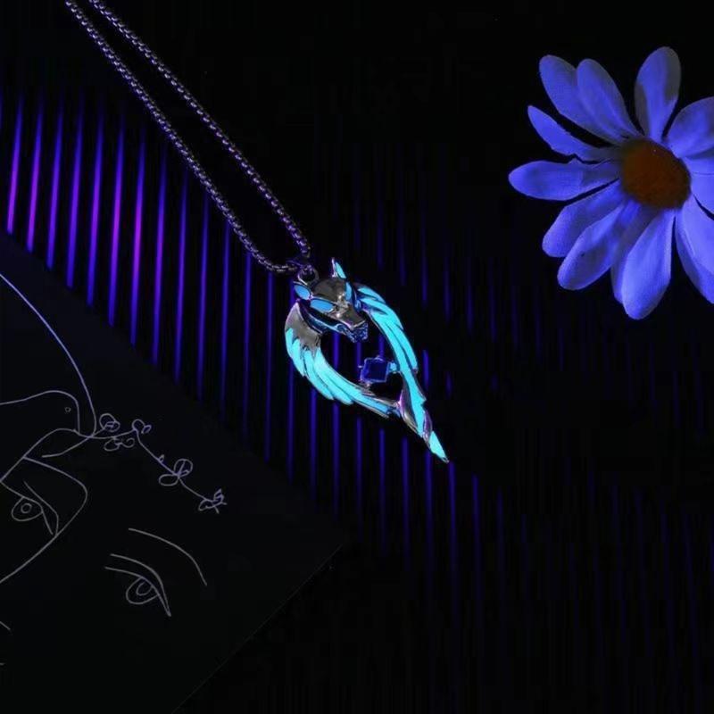Wolf Pendant Necklace Luminous Animal Sweater Chain Long Necklace Glow In the Dark Jewelry Gift for Women Men Teens