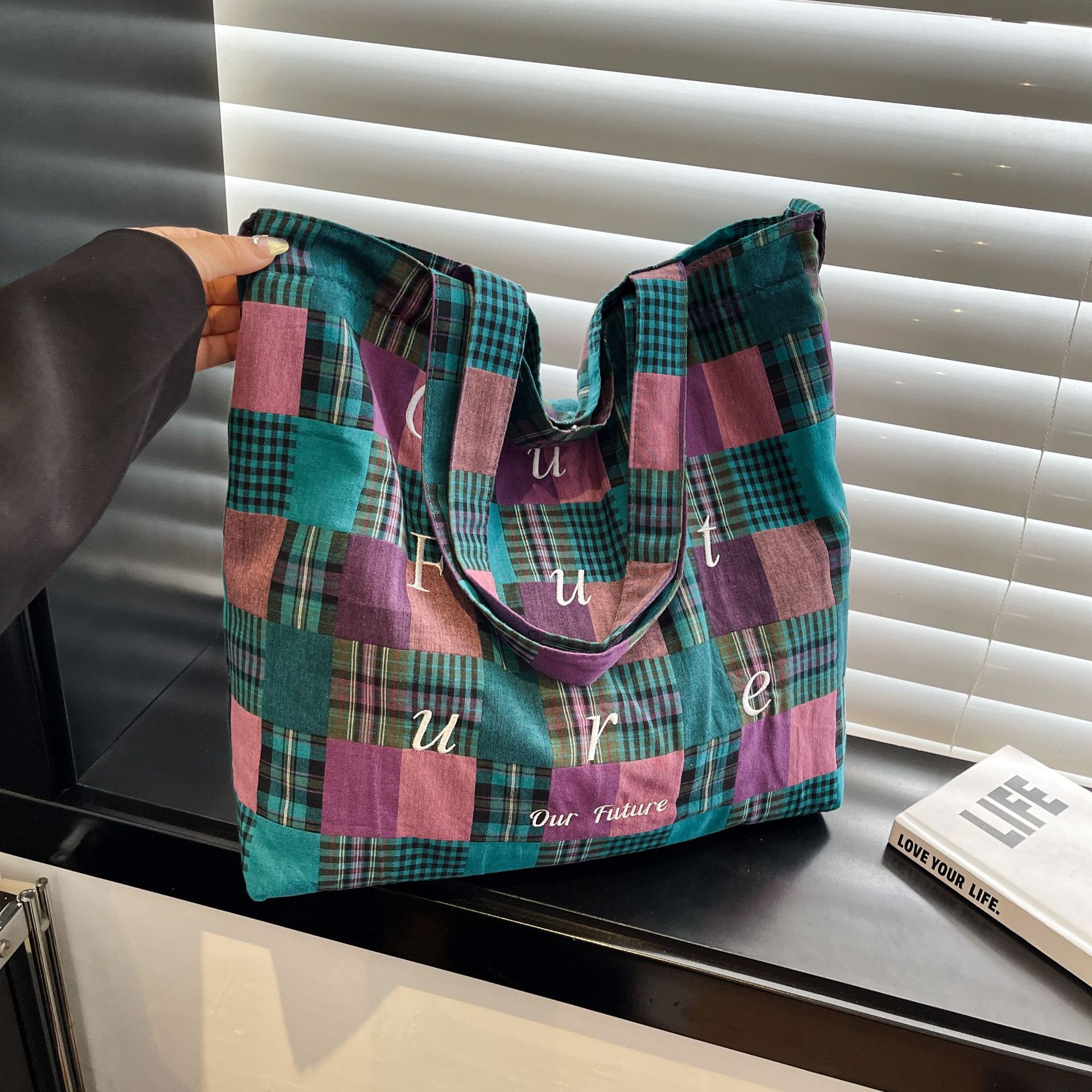 

2025 spring new design niche new crossbody shoulder dual-purpose bag simple and fashionable large-capacity bag