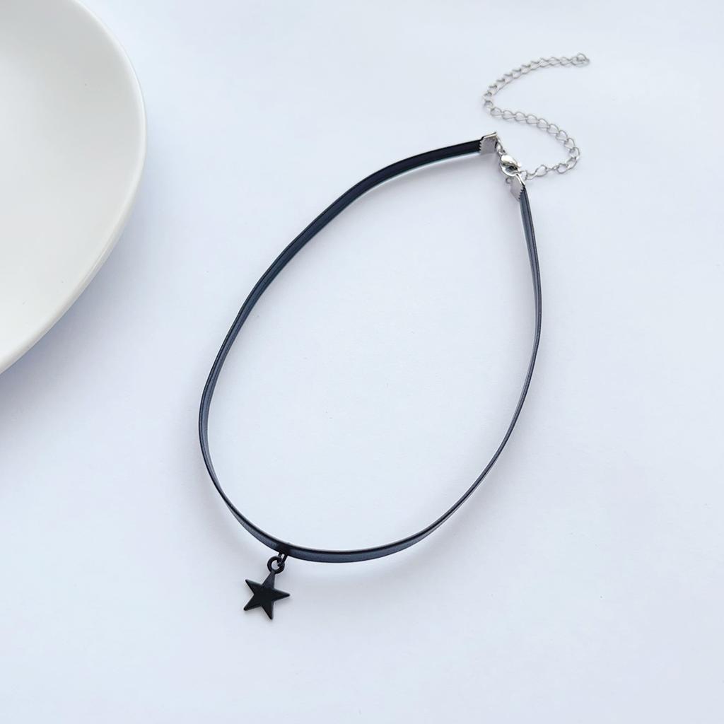 Cute Star Five-pointed Star Black PU Neck Strap Choker Collar Choker Short Clavicle Chain Necklace Women's Accessories Ornaments