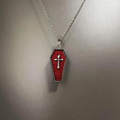 Collar con Colgante de Ataúd y Cruz Gótica - Joyería de Halloween para Hombres y Mujeres - Collar de Cruz Grande Unisex