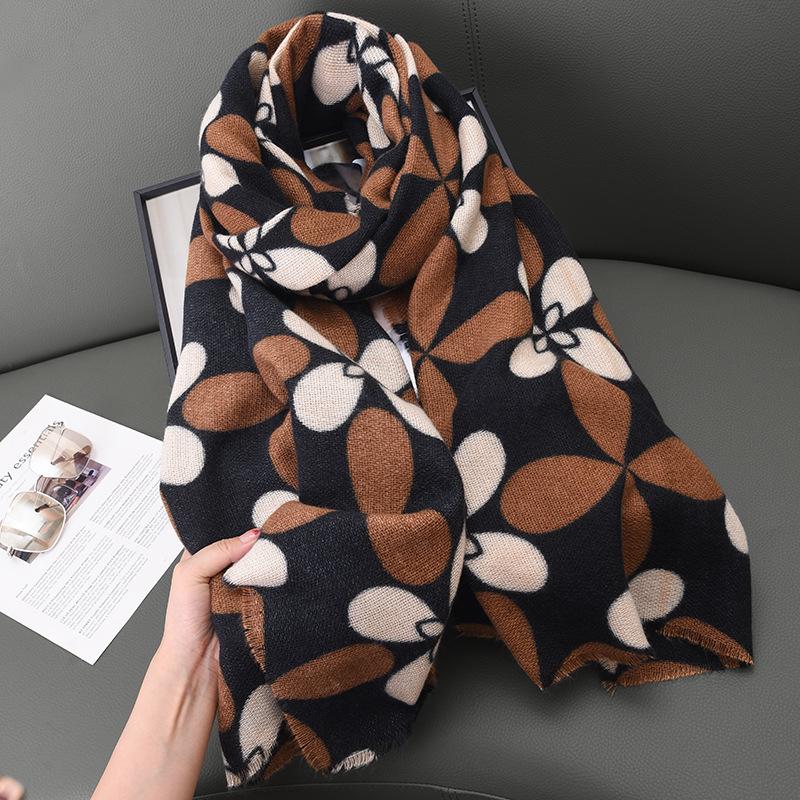 

2025 new imitation cashmere retro British fringed four-leaf clover scarf women s autumn and winter thickened fashion warm scarf 70-180CM