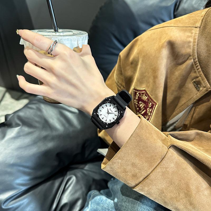 Square Large Dial, Silicone Tape Watch, Simple Sense, Versatile Fashion Trend, Student Watch, Advanced Sense
