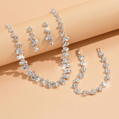 4/3-teiliges modisches geometrisches kreisförmiges Halsketten-, Ohrring-, Armband-Set für Damen mit Strasssteinen und Zirkonia, schlicht und hochwertig Zirkonia se