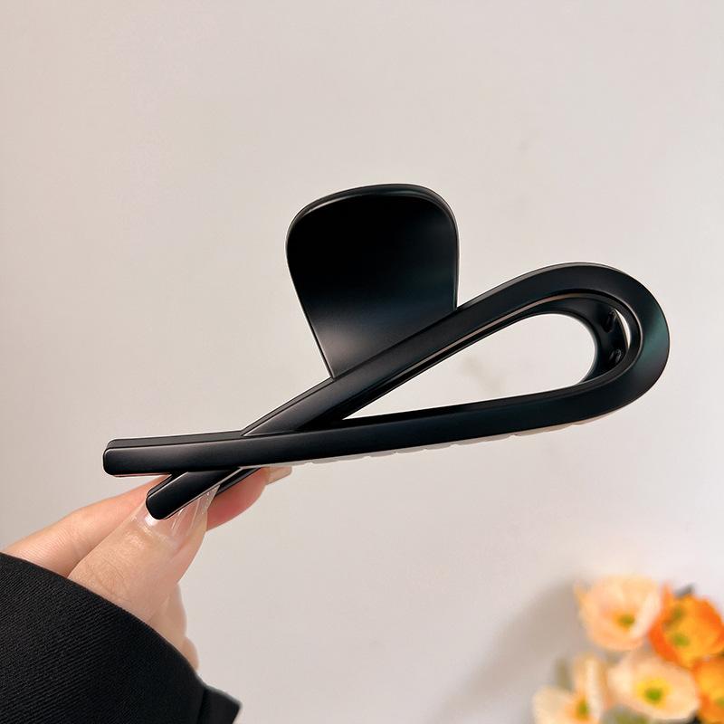 Elegant Large Cross Heart PC Hair Claw Clips Women Hair Accessories Vintage Amber Black Geometric Catch Crab Clamp Headwear New