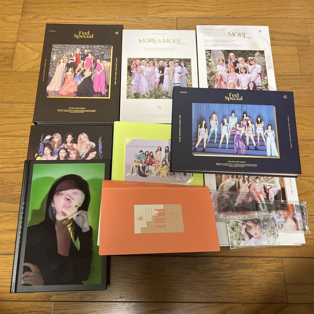 

[USED] TWICE photo book & goods & CD