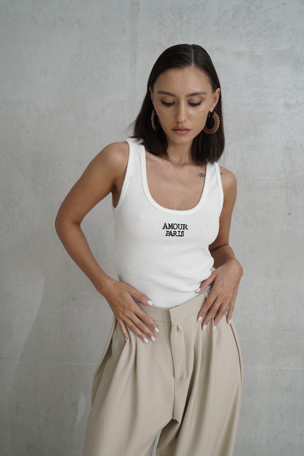 

Урожай Amour Ecru