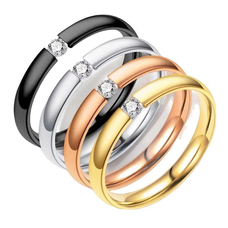 Damesring i rustfritt stål, Luksuriøs stil med diamant og zirkon, Ikke-falmende titansmykker.