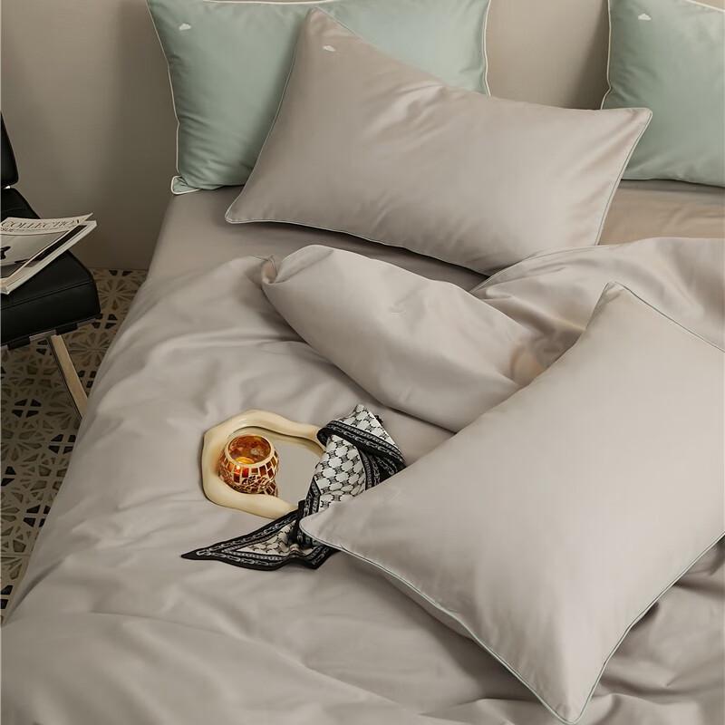 Lilang Cloud Collection 4-Piece Bedsheet Set