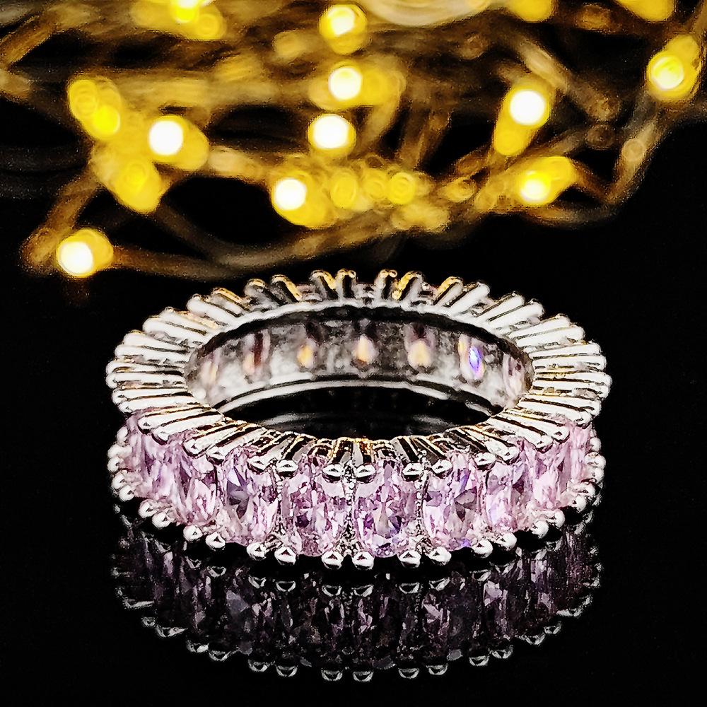 Luxury Zircon Gem Diamond Band Ring with Niche Appeal
