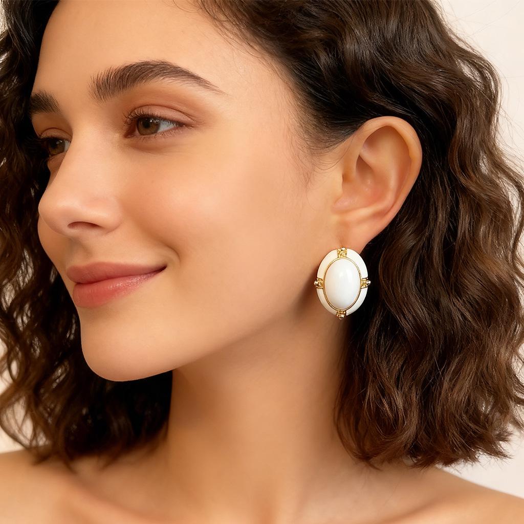 Silver Needle Retro Geometric Stud Earrings - French Court Light Luxury Style