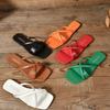 Europäische und amerikanische lässige Damen-Cool-Slipper in Übergröße mit flachem Boden, Herbst 2024 neu, modische Outdoor-Sandalen mit quadratischer Zehenpartie in Bonbonfarben für den Strand