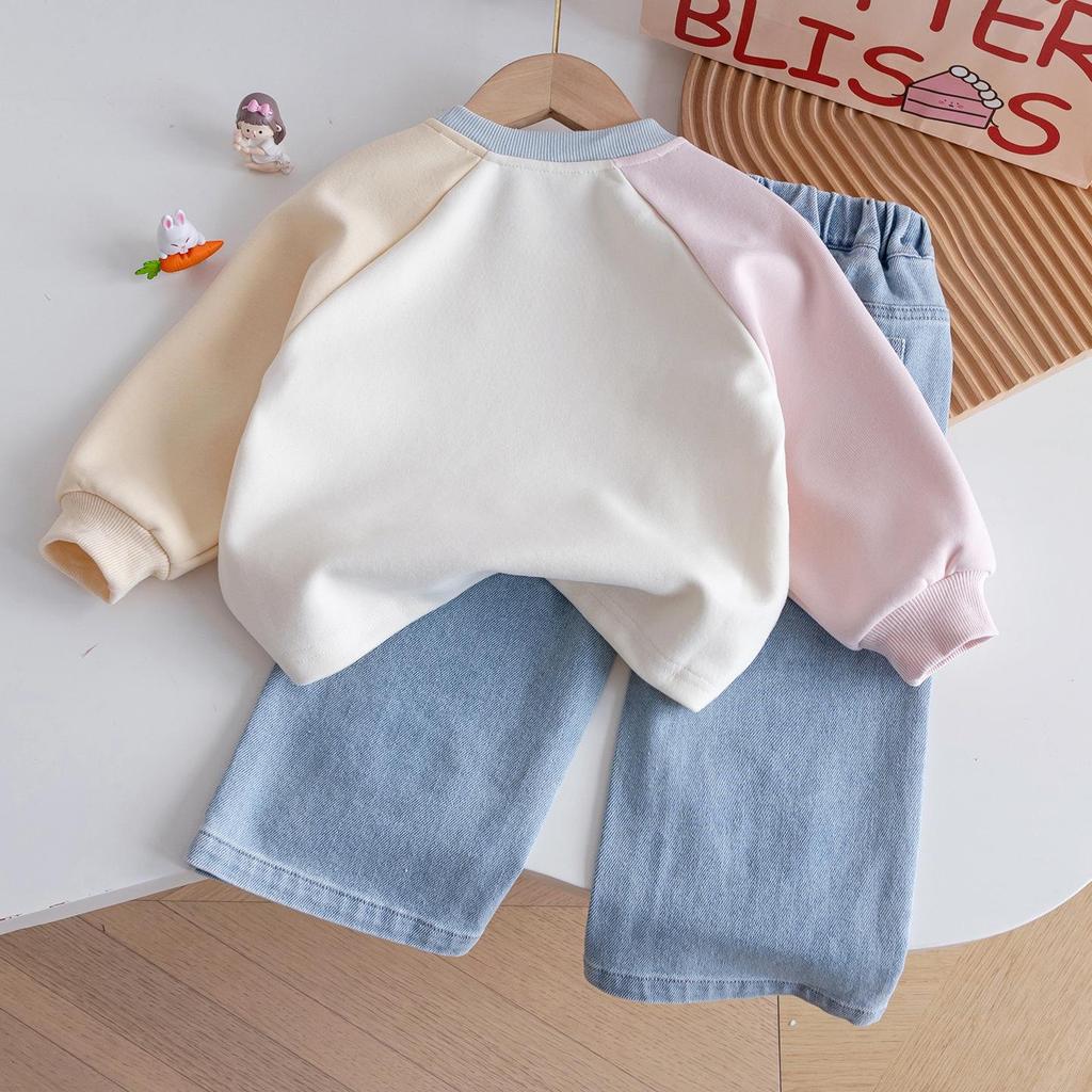 Mädchen Herbst Farbblock Bär Sweatshirt & Bestickte Weitbein-Jeans Set