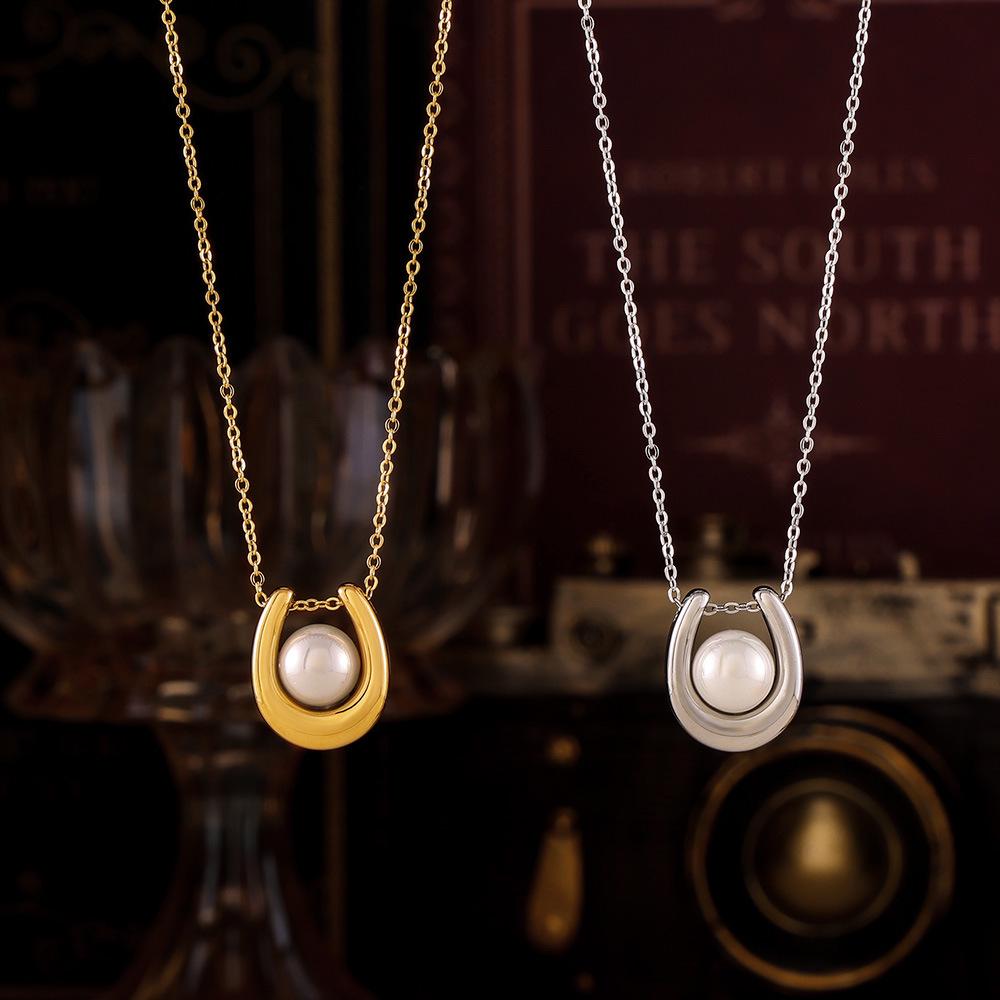 Geometric Heart Faux Pearl Pendant Necklace in 18k Gold-Plated Titanium Steel