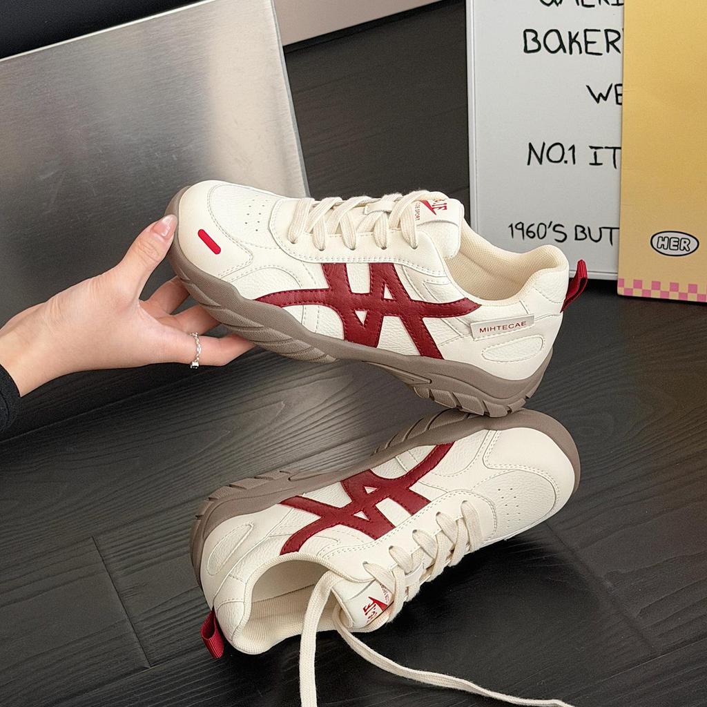 2025 New Soft-Soled Korean Flat Leather Running Shoes - Trendy & Comfortable