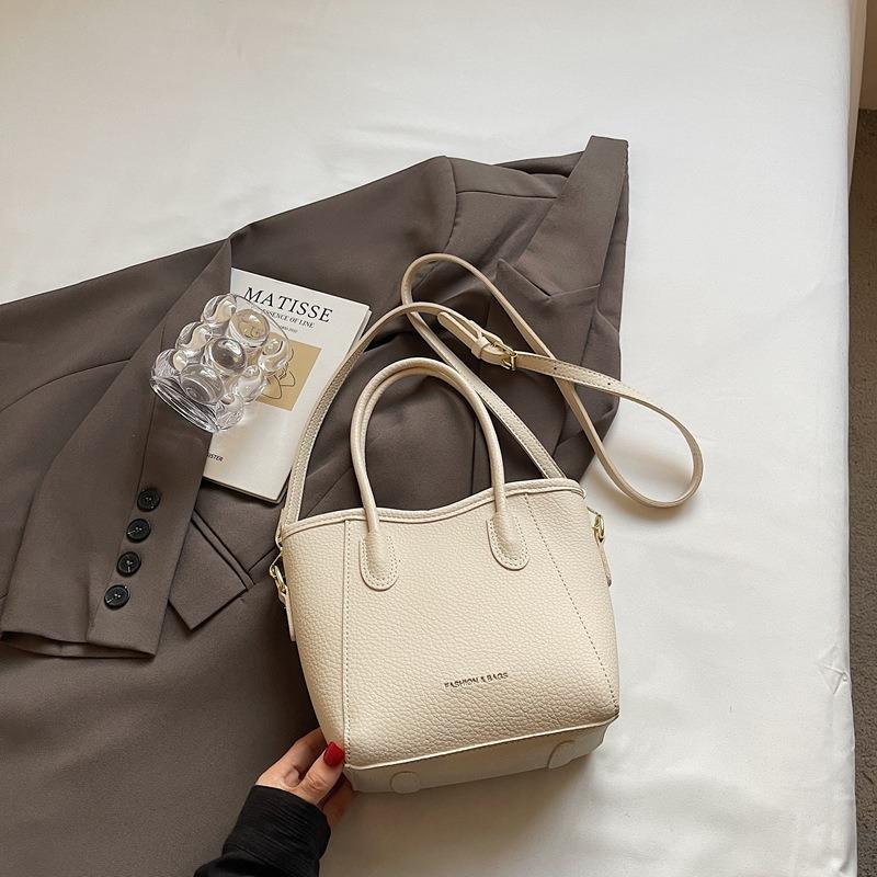 Popular small bag women's summer versatile new simple messenger bag portable bucket bag