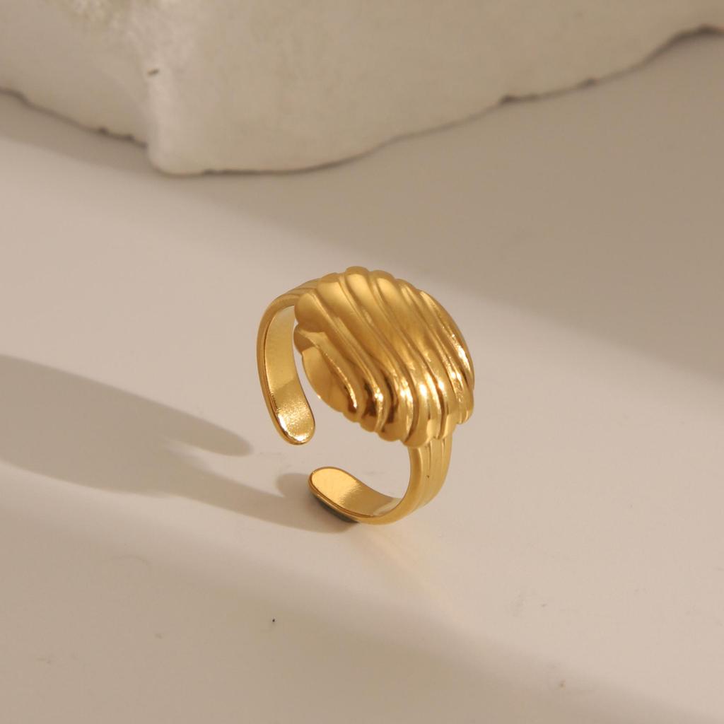 Bague pour femme minimaliste haut de gamme en acier inoxydable – Ne se décolore pas, polyvalente, design de niche